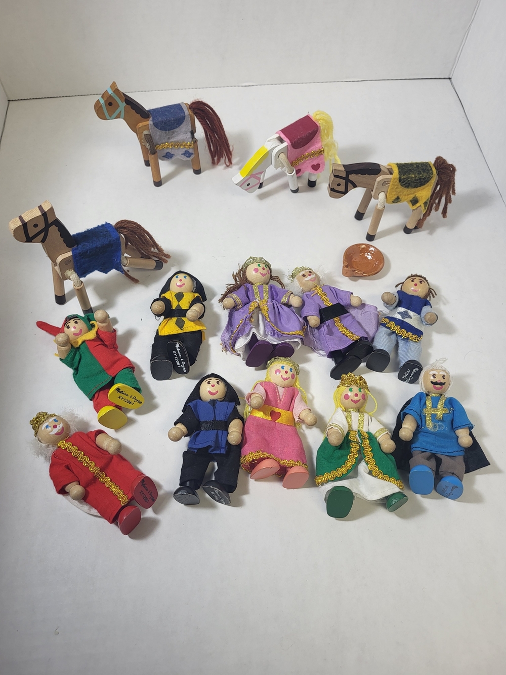 Melissa & Doug Retired Castle, King, Queen, Court figures & Horses, Lot of 14